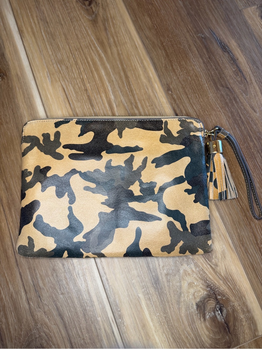 G.I.L.I. Haloguard Tan Black Camouflage Wristlet Clutch